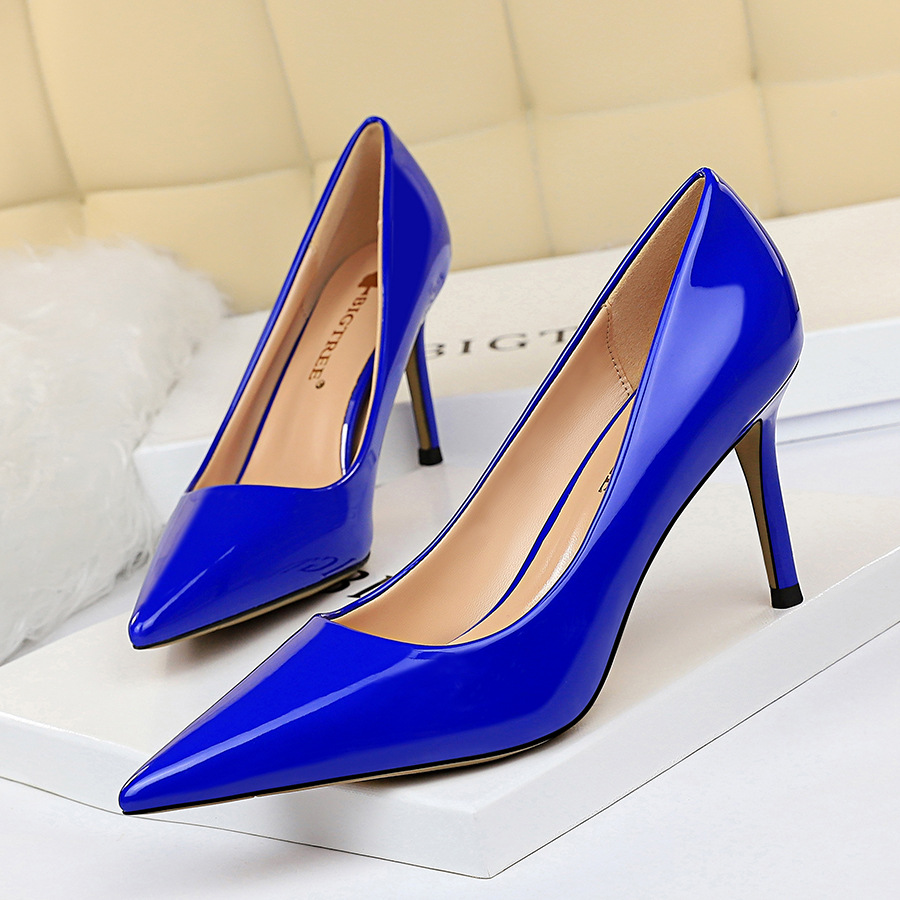 Simple shiny patent leather high heels for women 1